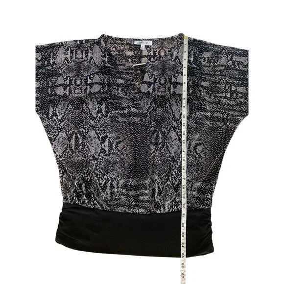 Jennifer Lopez Womens Small Snake Print Blouse With Keyhole Neckline Small - Picture 8 of 13